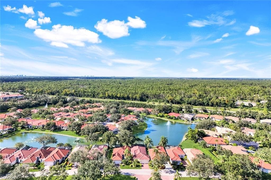 915 Fountain Run, Naples, FL 34119-23