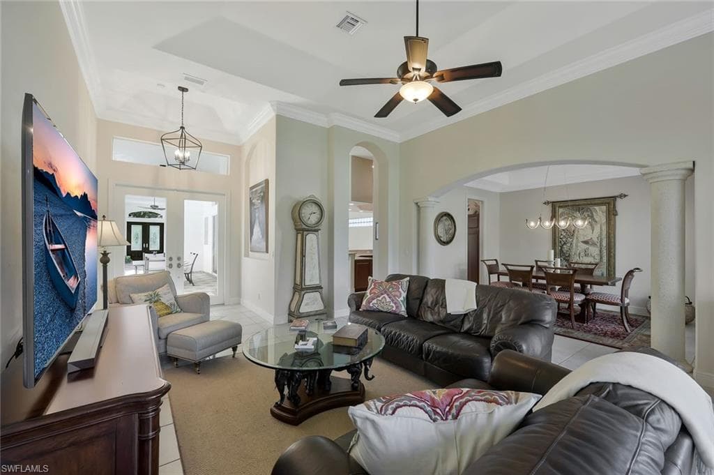 5058 Kensington High St, Naples, FL 34105-8