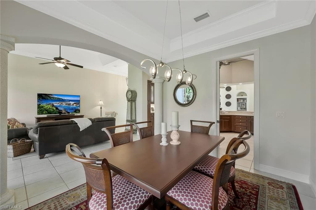 5058 Kensington High St, Naples, FL 34105-17