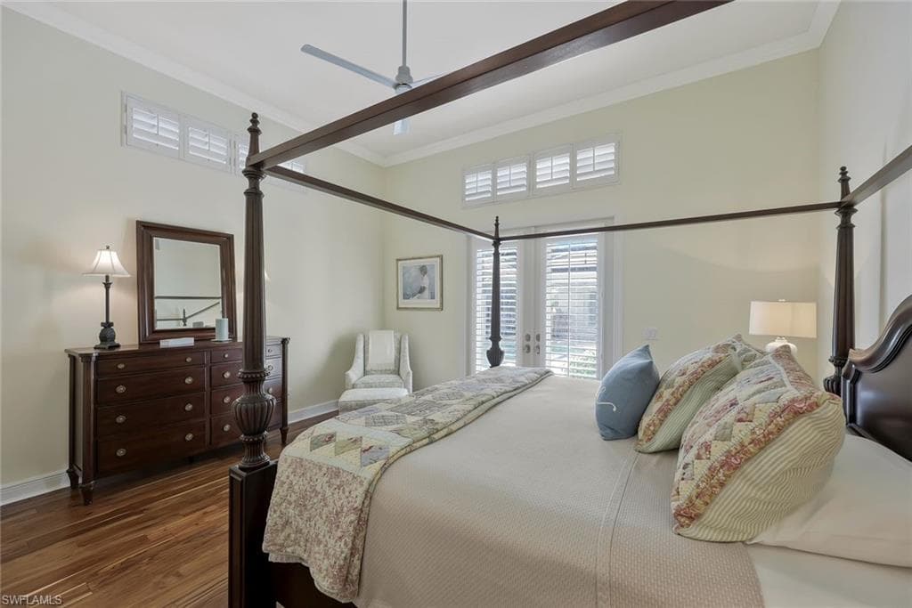 5058 Kensington High St, Naples, FL 34105-19