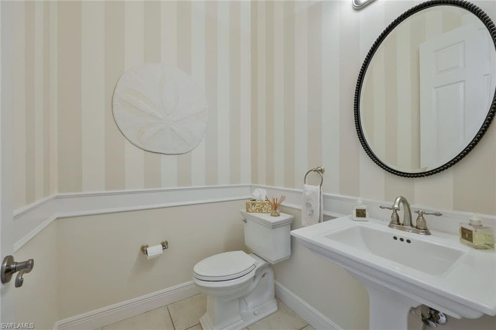 5058 Kensington High St, Naples, FL 34105-20