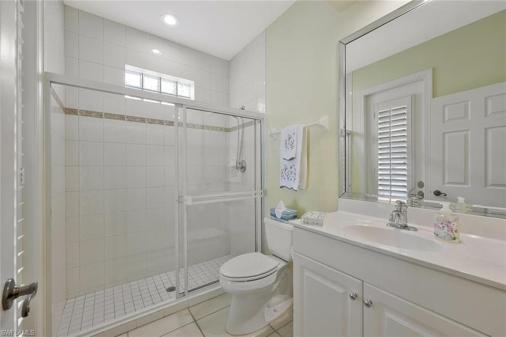 5058 Kensington High St, Naples, FL 34105-26