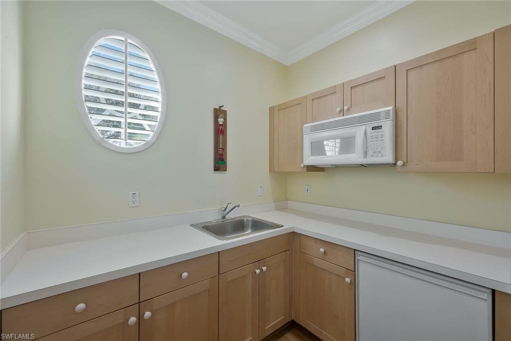 5058 Kensington High St, Naples, FL 34105-27