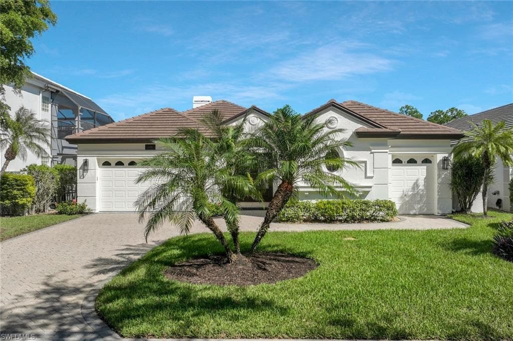 5058 Kensington High St, Naples, FL 34105-2