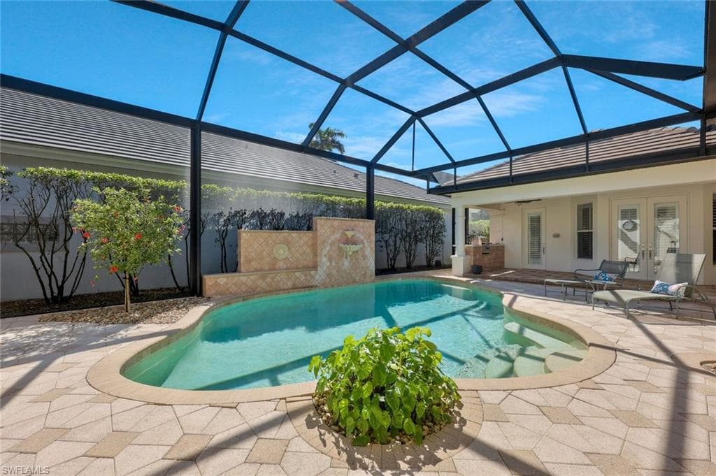 5058 Kensington High St, Naples, FL 34105-6