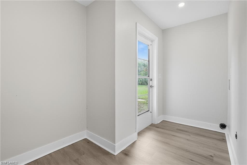 8531 Yorkshire Ln, Fort Myers, FL 33919-16