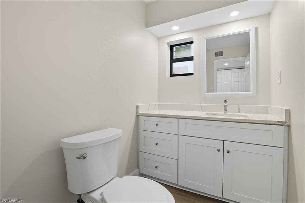 8531 Yorkshire Ln, Fort Myers, FL 33919-17