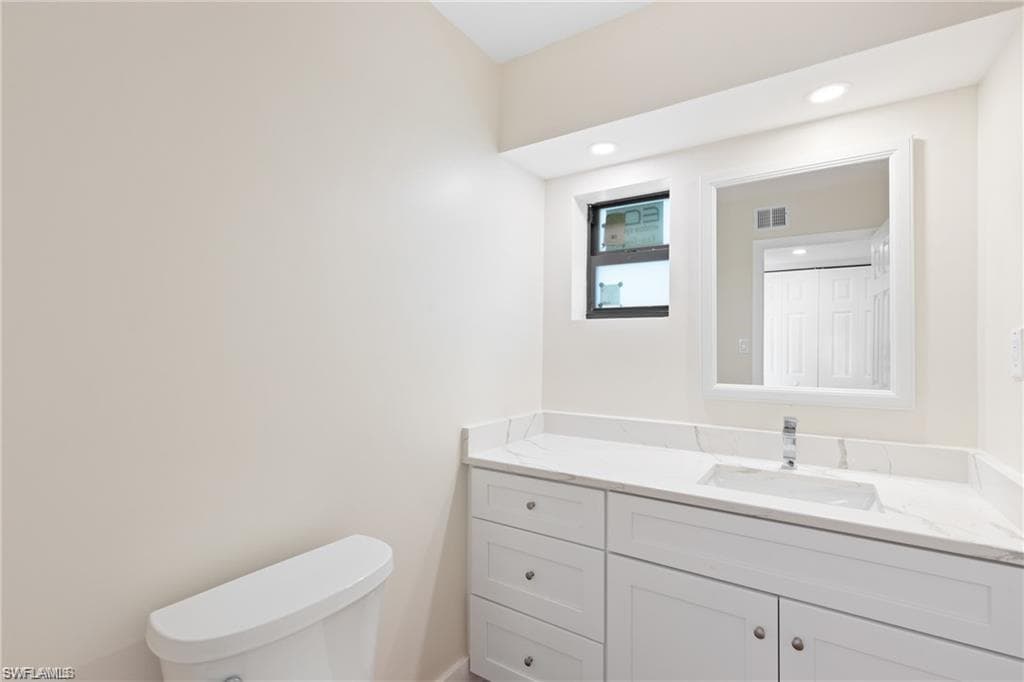 8531 Yorkshire Ln, Fort Myers, FL 33919-23