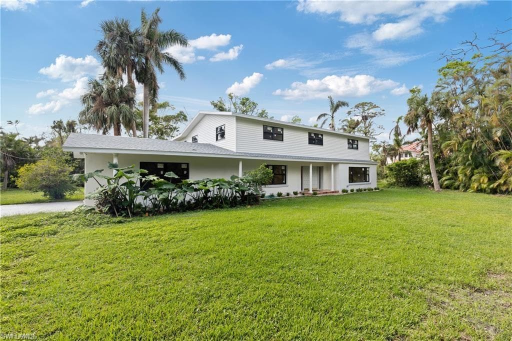 8531 Yorkshire Ln, Fort Myers, FL 33919-4