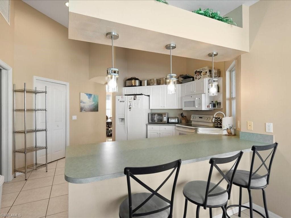 28 Madagascar Ct, Marco Island, FL 34145-8