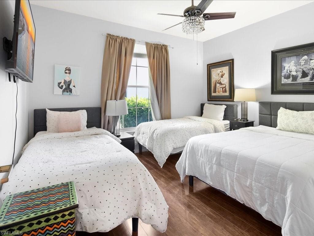 28 Madagascar Ct, Marco Island, FL 34145-18