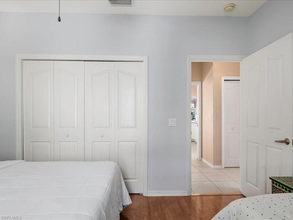 28 Madagascar Ct, Marco Island, FL 34145-19