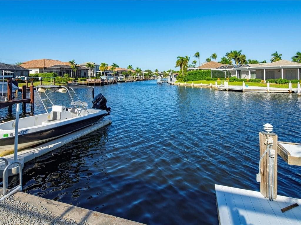 28 Madagascar Ct, Marco Island, FL 34145-5