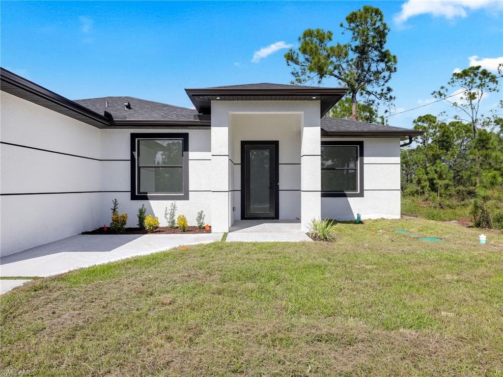 1119 Earhart St E, Lehigh Acres, FL 33974-3