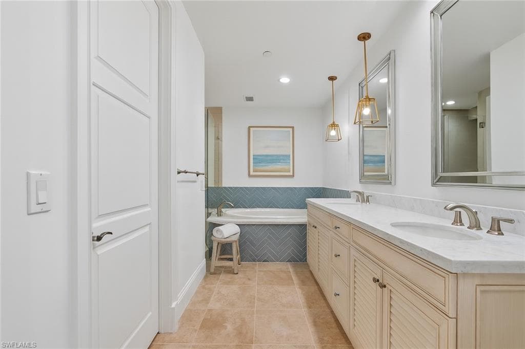 1001 10th Ave S C1, Naples, FL 34102-15
