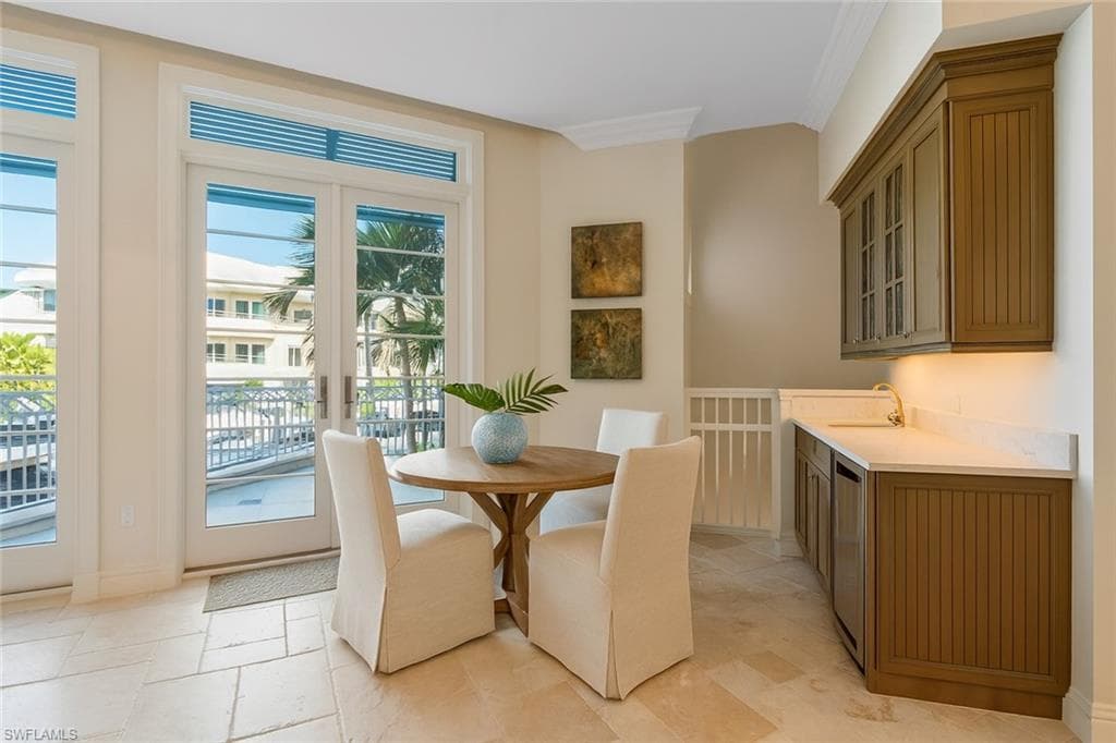 1001 10th Ave S C1, Naples, FL 34102-6