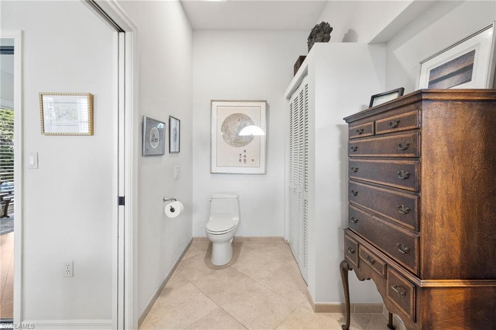 2153 Paget Cir, Naples, FL 34112-15