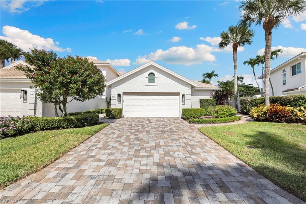 2153 Paget Cir, Naples, FL 34112-20