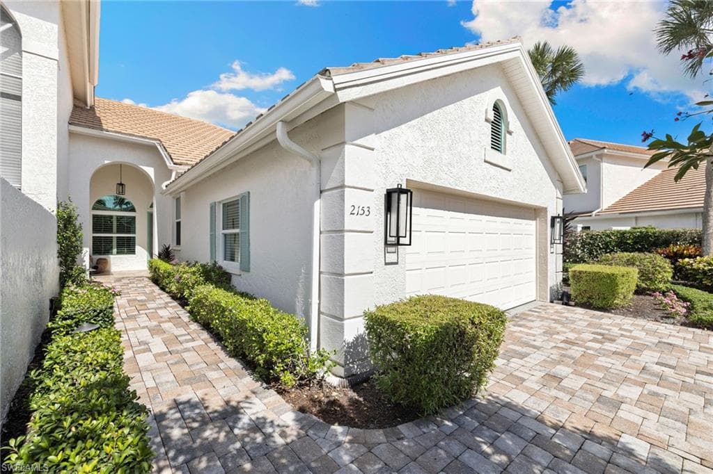 2153 Paget Cir, Naples, FL 34112-21