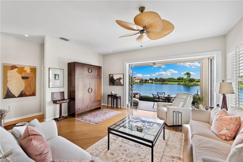 2153 Paget Cir, Naples, FL 34112-3