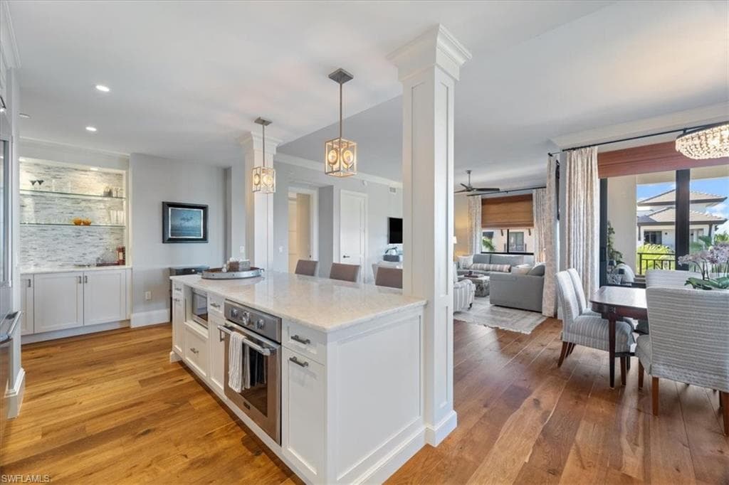 1035 3rd Ave S 401, Naples, FL 34102-8