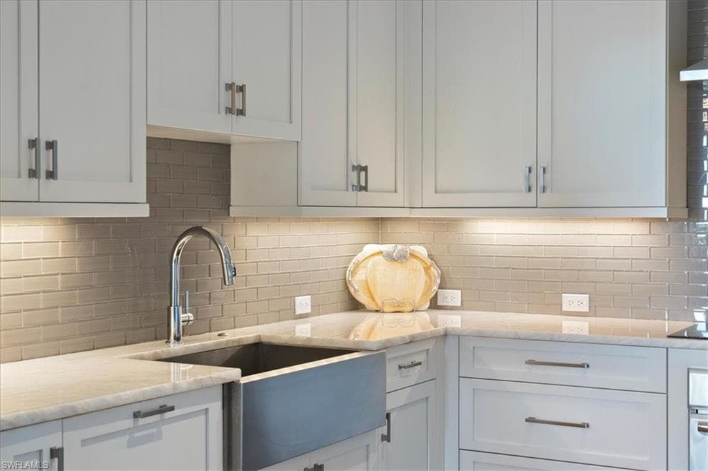 1035 3rd Ave S 401, Naples, FL 34102-10