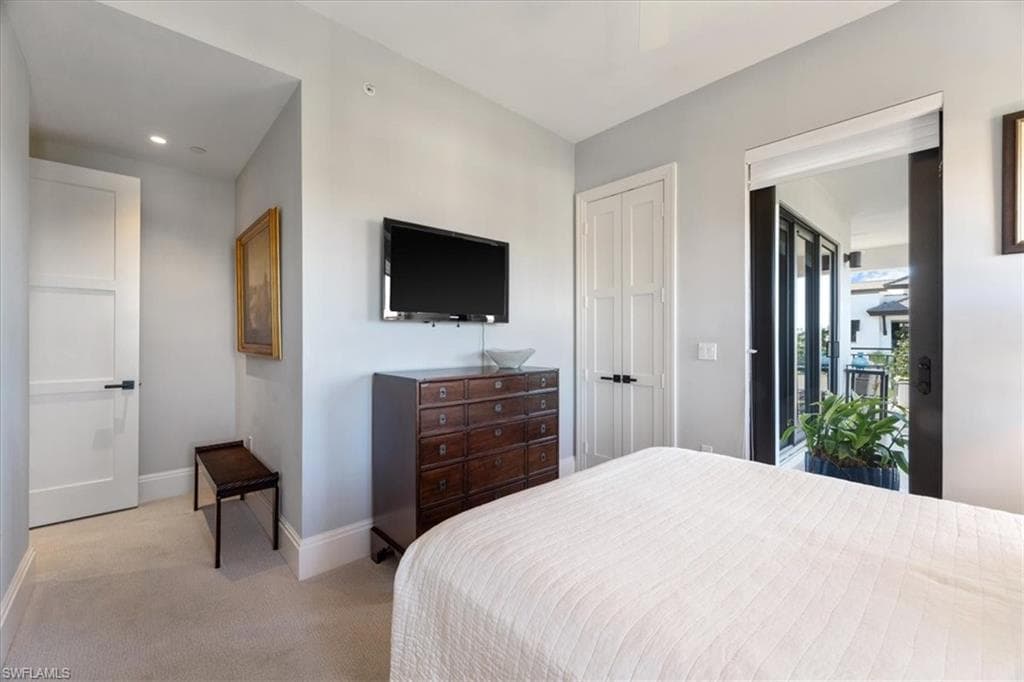 1035 3rd Ave S 401, Naples, FL 34102-19