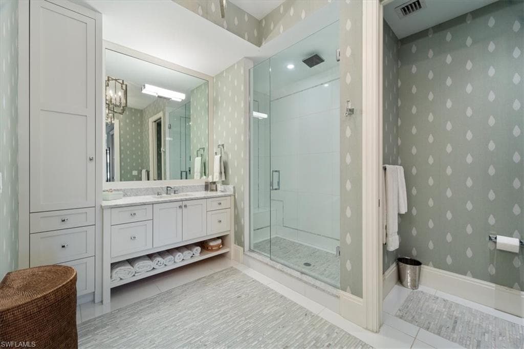 1035 3rd Ave S 401, Naples, FL 34102-24