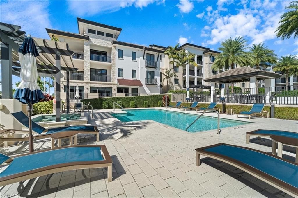 1035 3rd Ave S 401, Naples, FL 34102-39