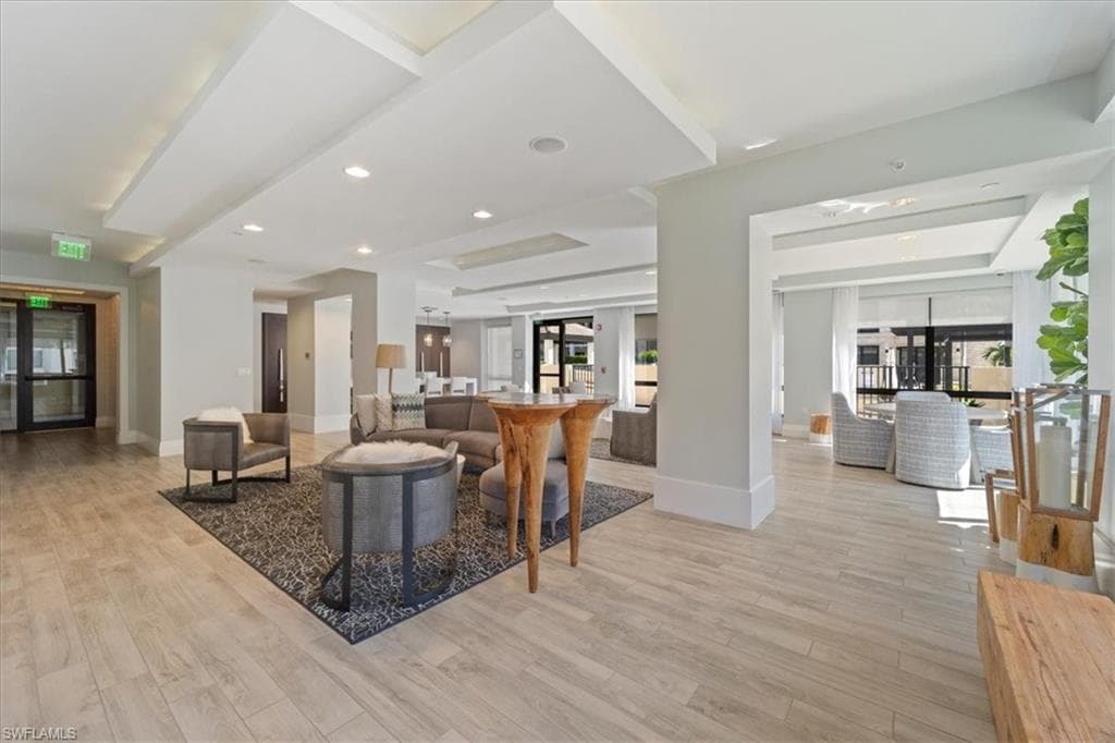 1035 3rd Ave S 401, Naples, FL 34102-42