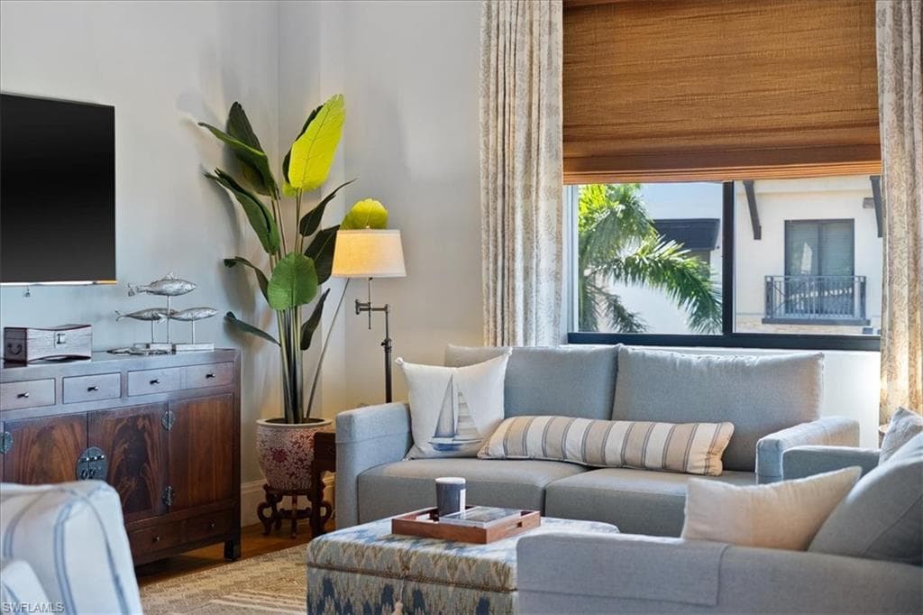 1035 3rd Ave S 401, Naples, FL 34102-6