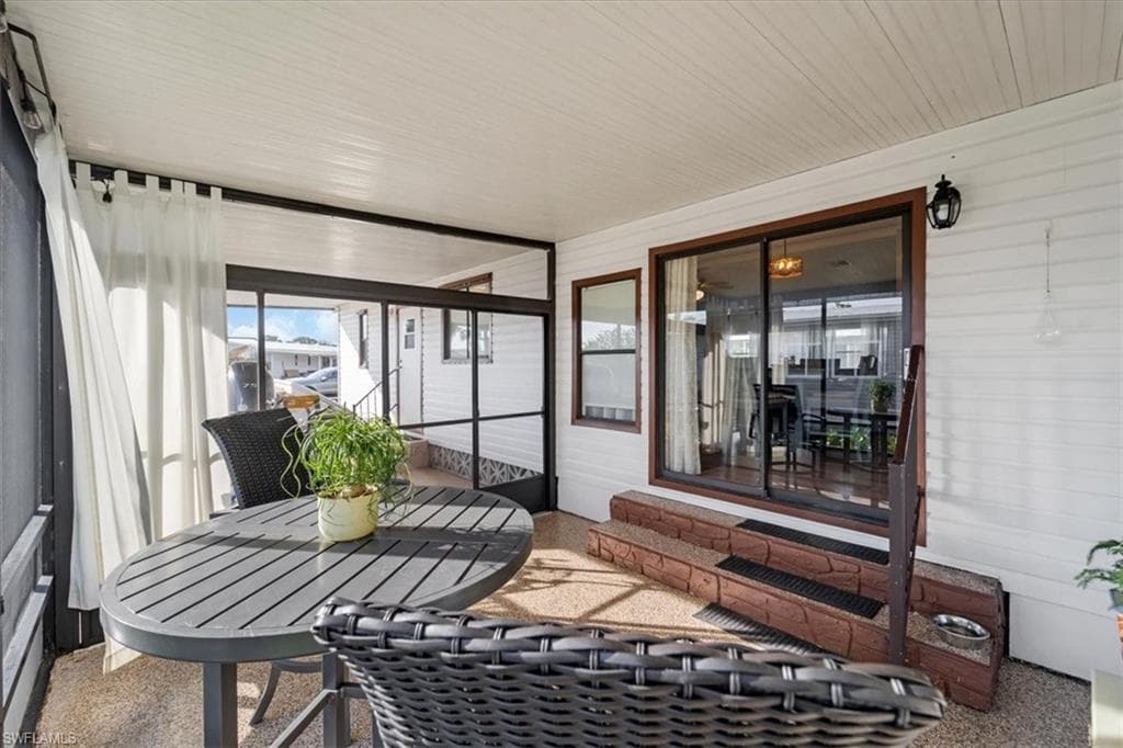 10 Lake Diane Dr, Naples, FL 34114-14