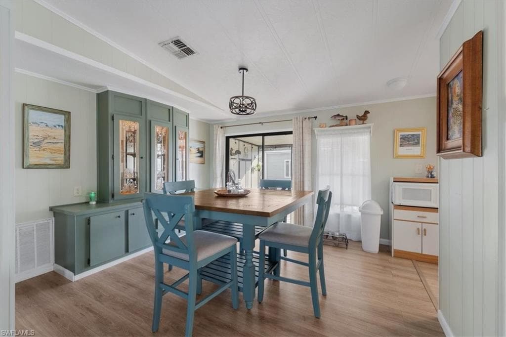 10 Lake Diane Dr, Naples, FL 34114-18