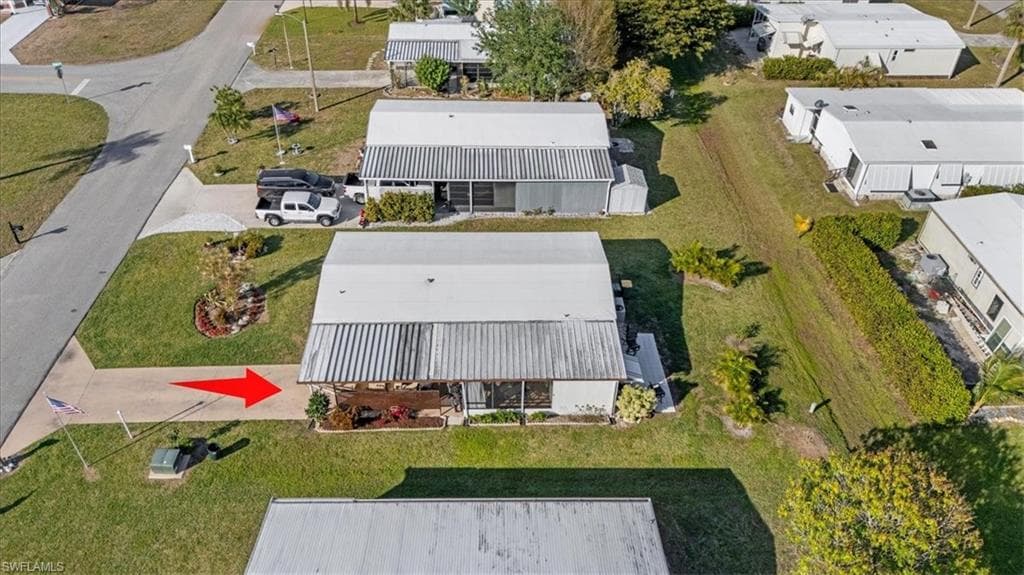 10 Lake Diane Dr, Naples, FL 34114-24