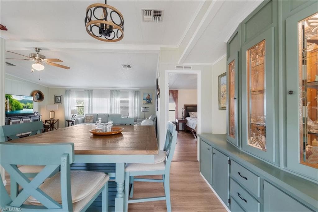 10 Lake Diane Dr, Naples, FL 34114-4