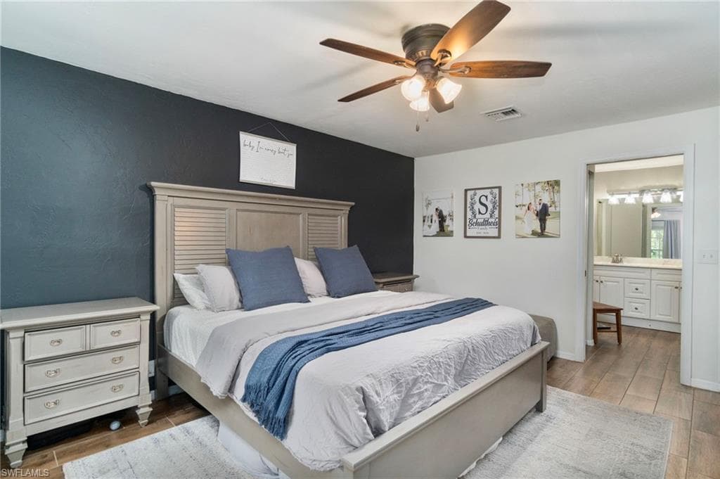 640 13th St NW, Naples, FL 34120-17