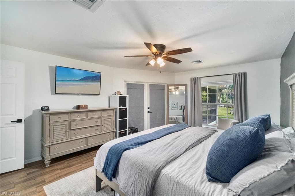 640 13th St NW, Naples, FL 34120-18