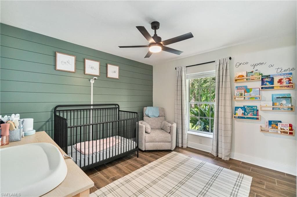 640 13th St NW, Naples, FL 34120-21