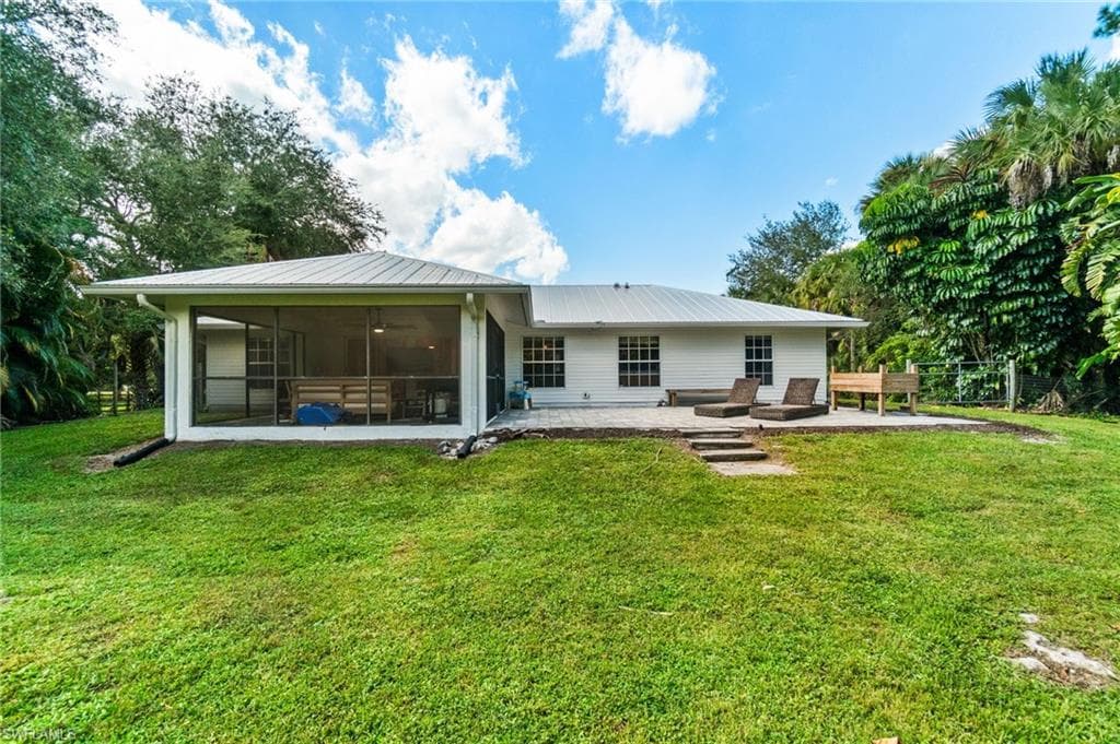 640 13th St NW, Naples, FL 34120-30