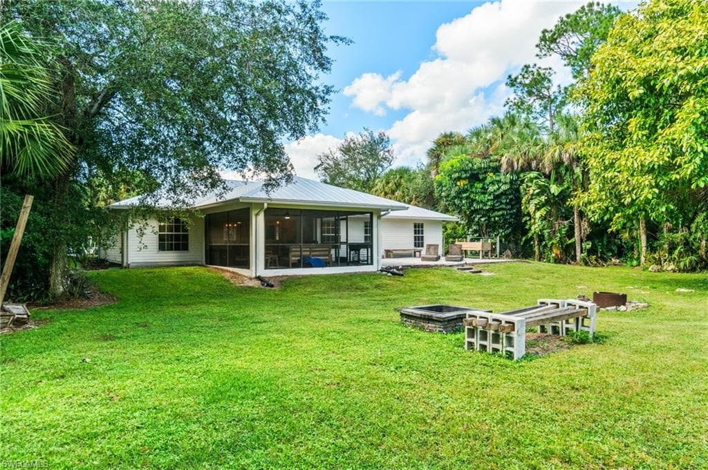 640 13th St NW, Naples, FL 34120-31
