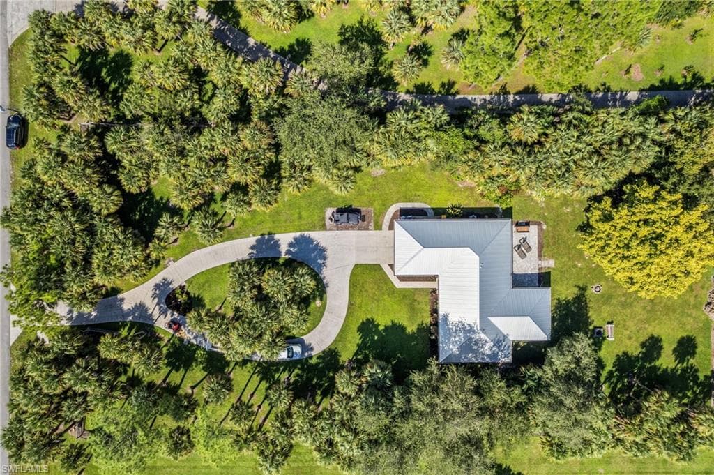 640 13th St NW, Naples, FL 34120-40