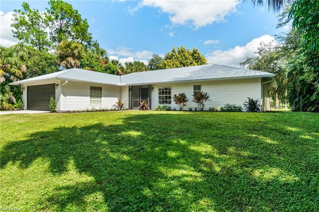 640 13th St NW, Naples, FL 34120-3