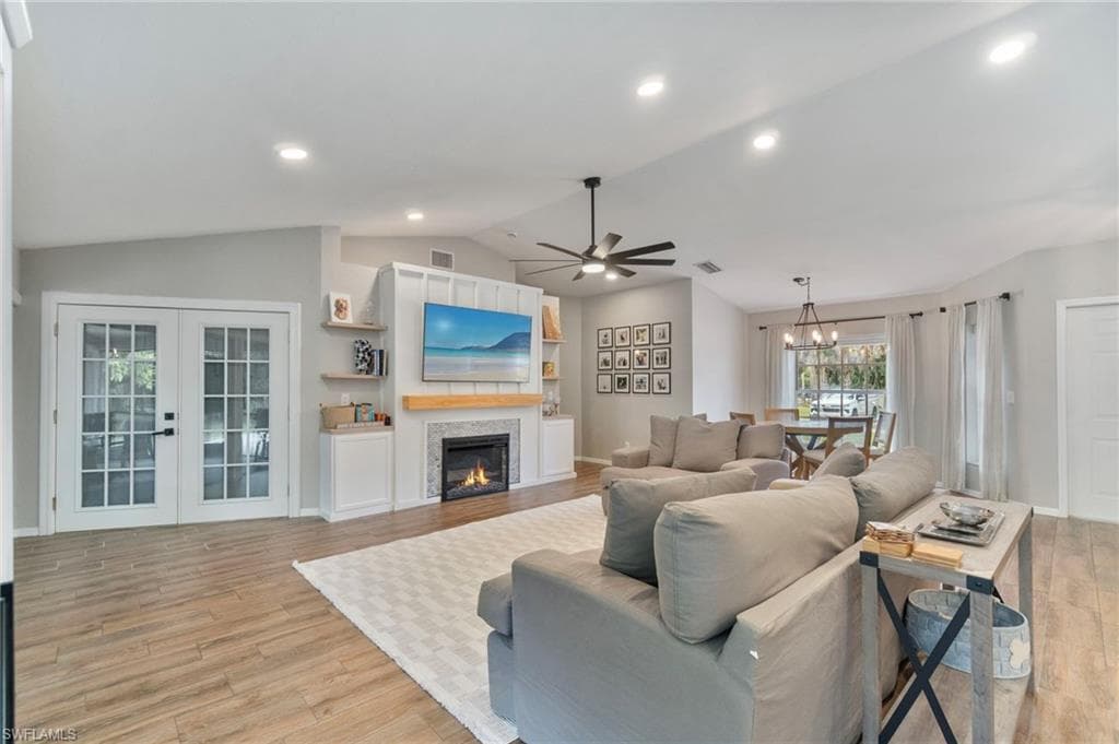 640 13th St NW, Naples, FL 34120-5