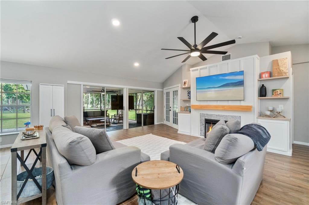 640 13th St NW, Naples, FL 34120-6