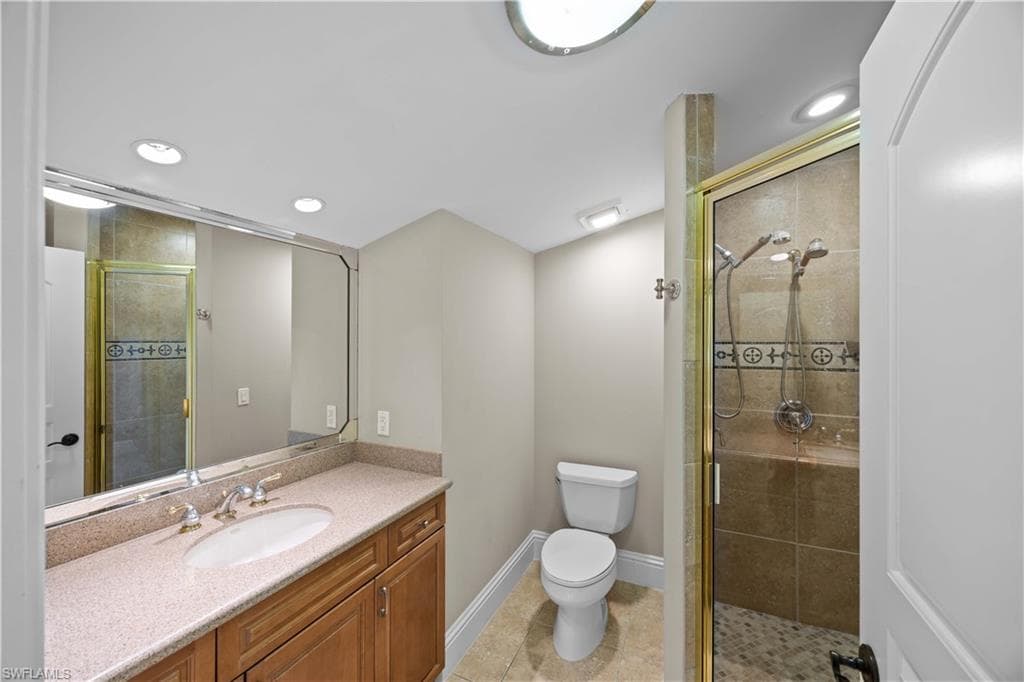 8752 Muirfield Dr, Naples, FL 34109-26
