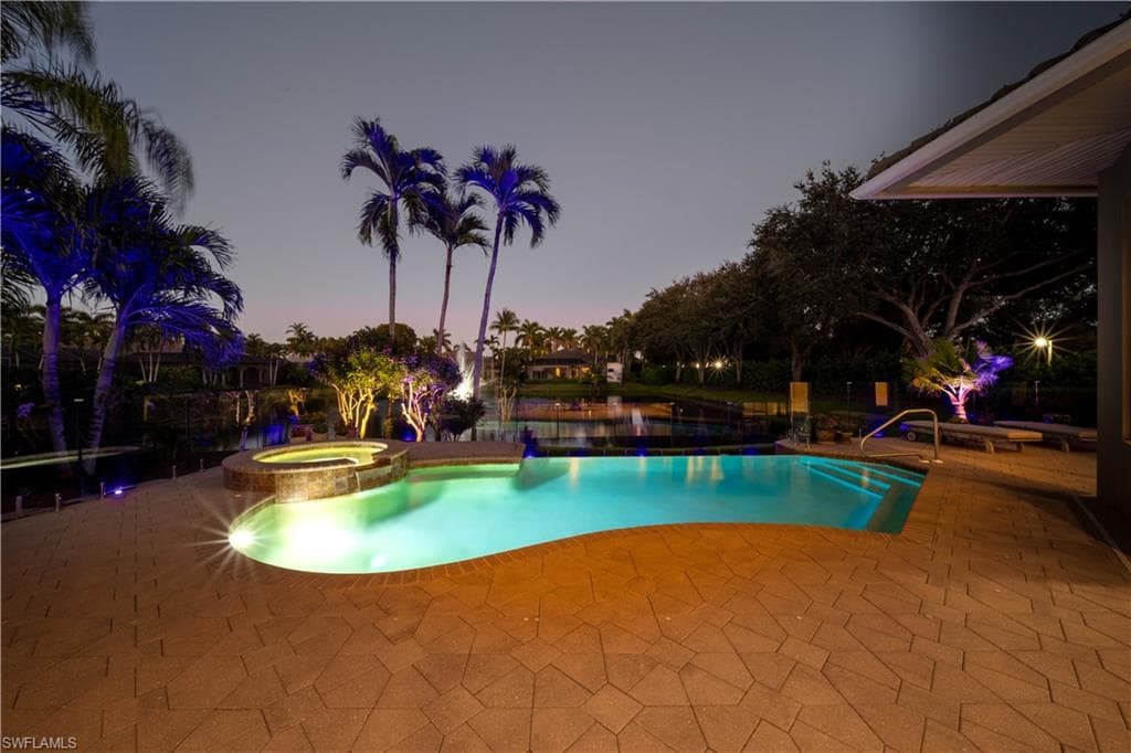 8752 Muirfield Dr, Naples, FL 34109-30