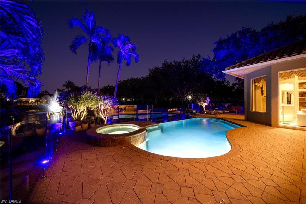 8752 Muirfield Dr, Naples, FL 34109-33