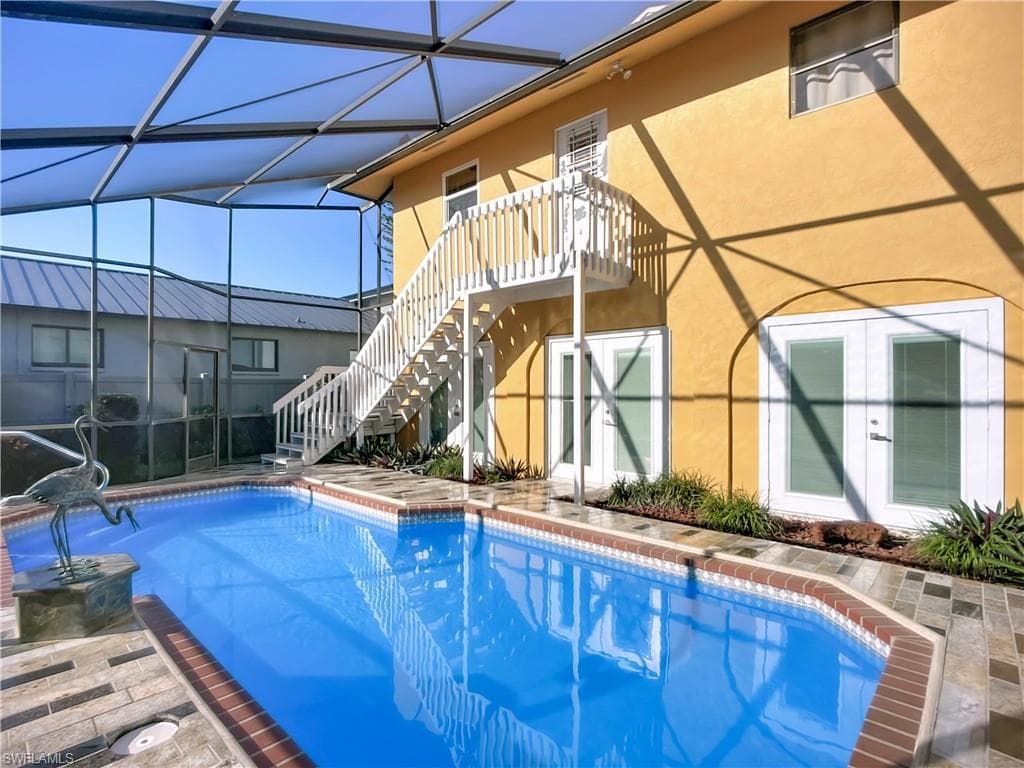 10242 Vanderbilt Dr, Naples, FL 34108-45