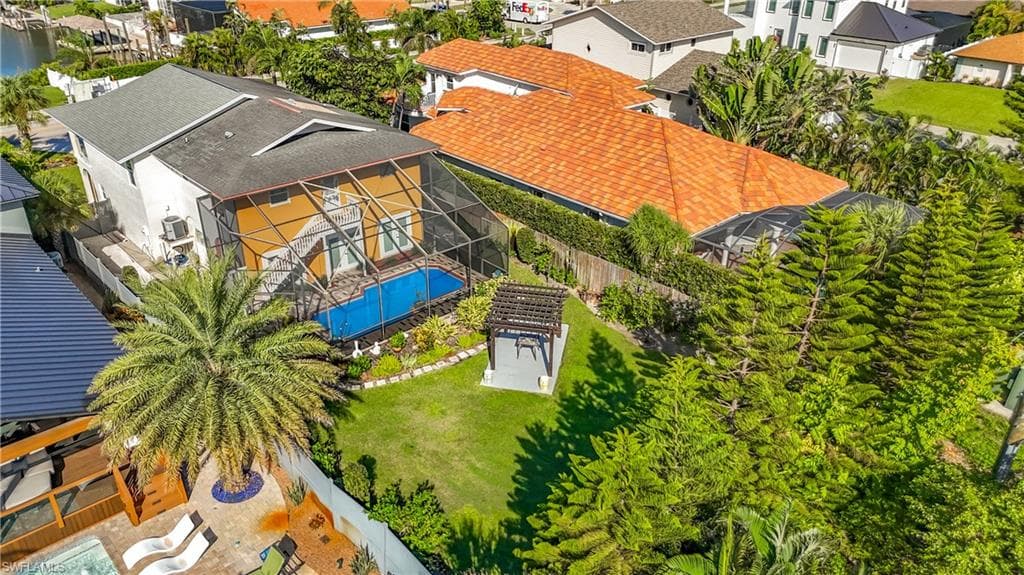 10242 Vanderbilt Dr, Naples, FL 34108-48