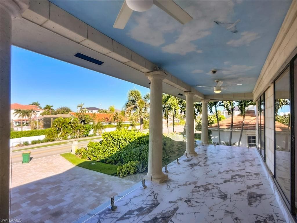 10242 Vanderbilt Dr, Naples, FL 34108-7